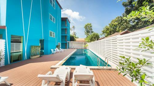 Hotel Maenam Bay Resort