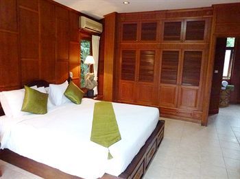 Baan Laem Noi Villa's