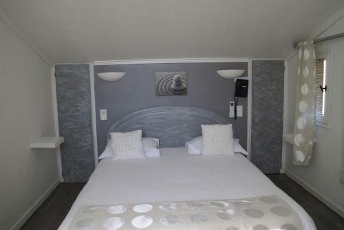 Hotel Le Petit Manoir Logis