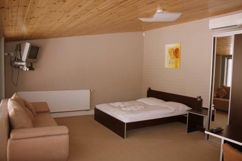 Hostal Penzion A Polocafe U Lavky