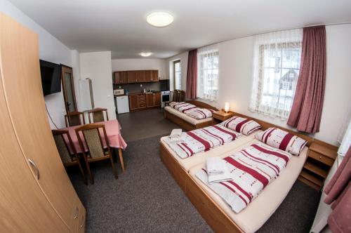 Hostal Pension 220