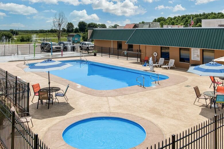 Hotel Quality Inn Huntingburg