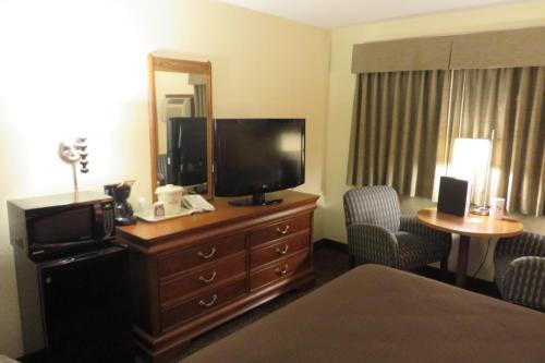 Hotel Americinn Forest Lake