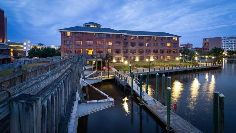 Hotel Best Western Plus Coastline Inn