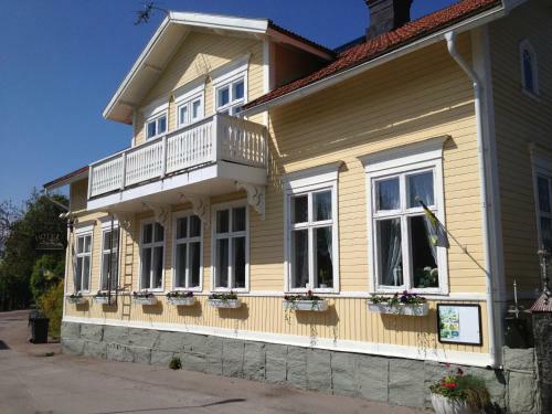 Hostal Hotell Floras Tr�dg�rd
