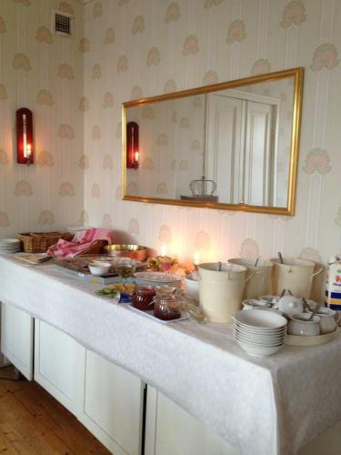 Hostal Hotell Floras Tr�dg�rd