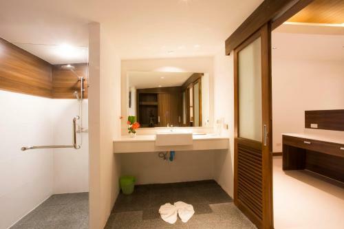 Hotel Rock And Tree House Resort