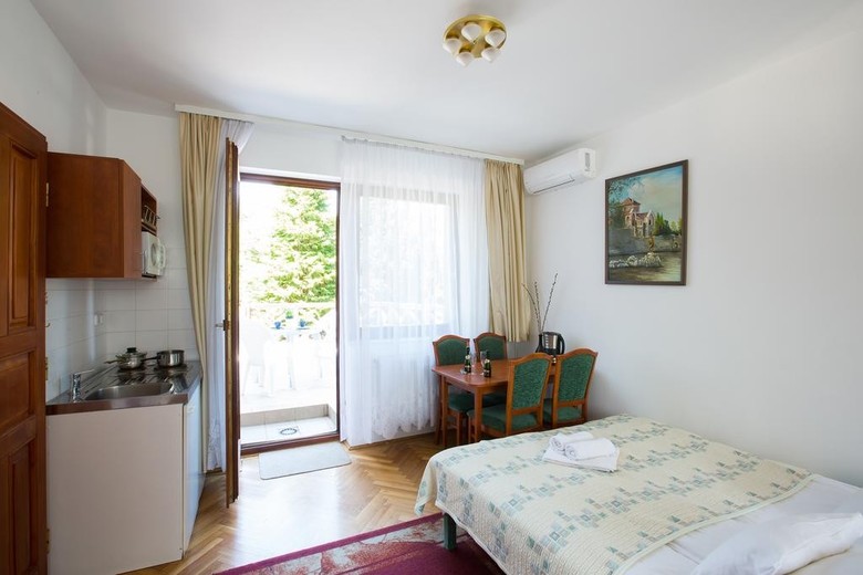 Helios Hotel & Pension