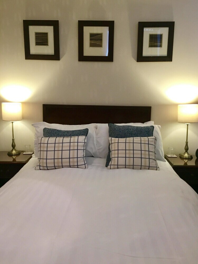 Bed & Breakfast Fernbank House