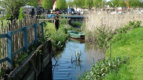 B&B M�hlenvilla Am B�tzower Hafen
