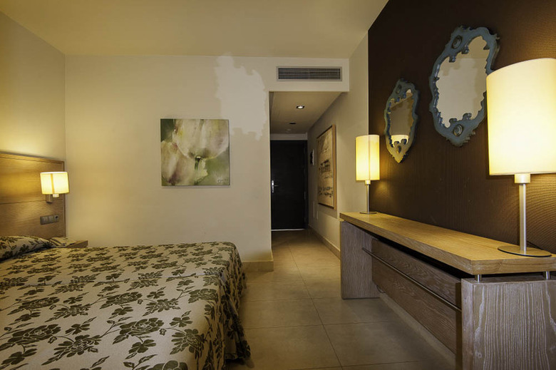 Kn Hotel Arenas Del Mar Adults Only