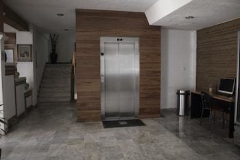 Hotel Suites Campestre