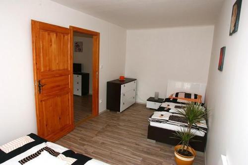Hostal Penzion Zahr�dka