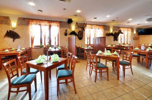 Hostal Restaurace A Penzion Kamenec