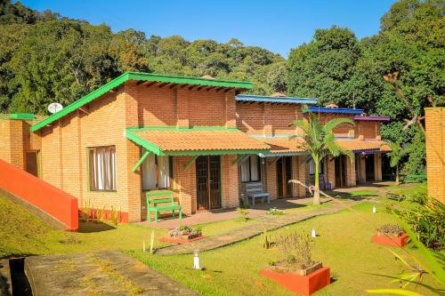 Hostal Encantos Do Vale Pousada E Spa Cultural