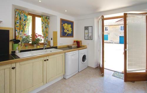 Holiday Home Moulin Cacaud N-609