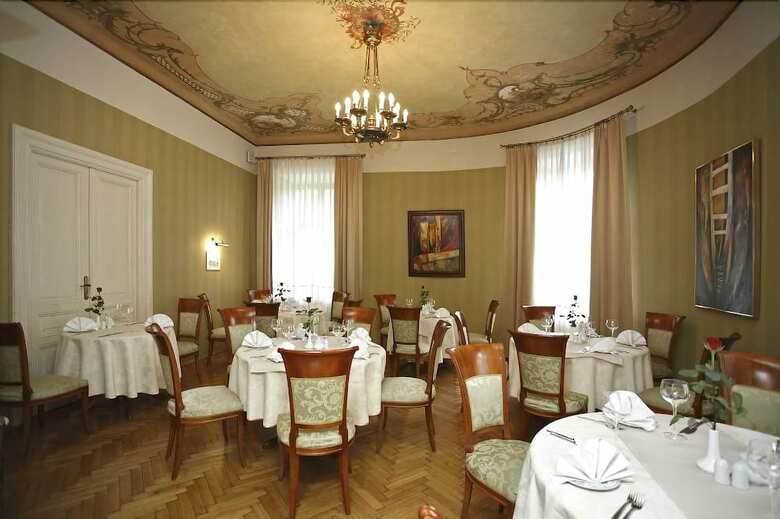Hotel Ostoya Palace