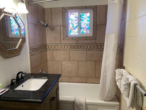 Townhouse Motel