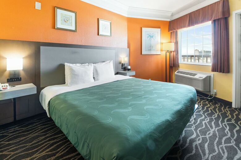 Hotel Quality Inn & Suites Beachfront