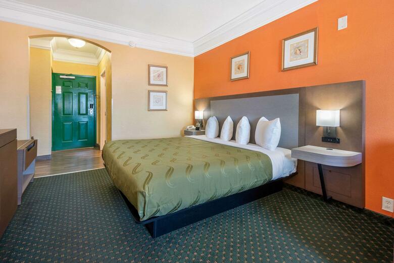 Hotel Quality Inn & Suites Beachfront
