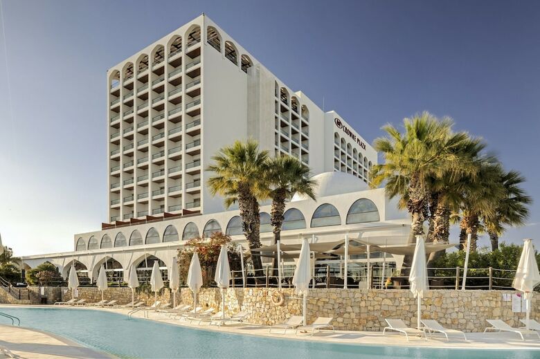 Vilamoura Beach Hotel