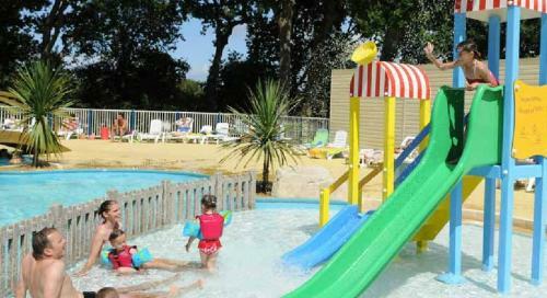 Camping Le Chateau Du Petit Bois