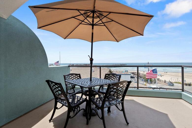 Hotel Beach House Inn & Suites