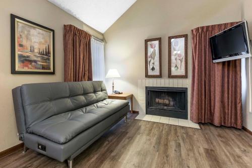 Hotel Arbor Suites At The Mall