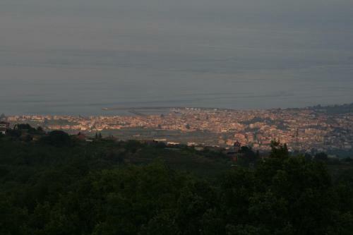 Hostal L'infinito Guest House
