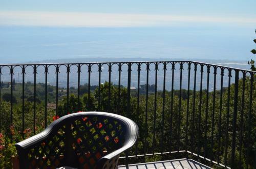 Hostal L'infinito Guest House