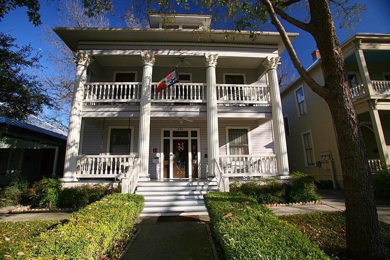 Brackenridge House Bed And Breakfast
