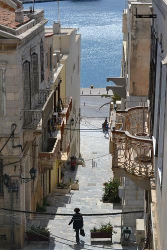 Hostal Ariadni Rooms & Apartments