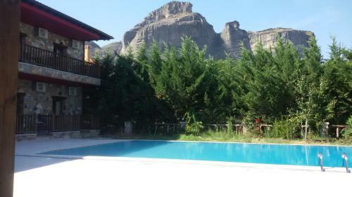 Hostal Monastiri Guesthouse