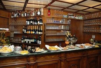 Admiral Hotel