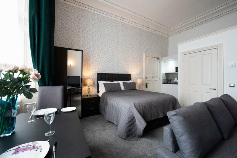 Hotel Grosvenor Suites
