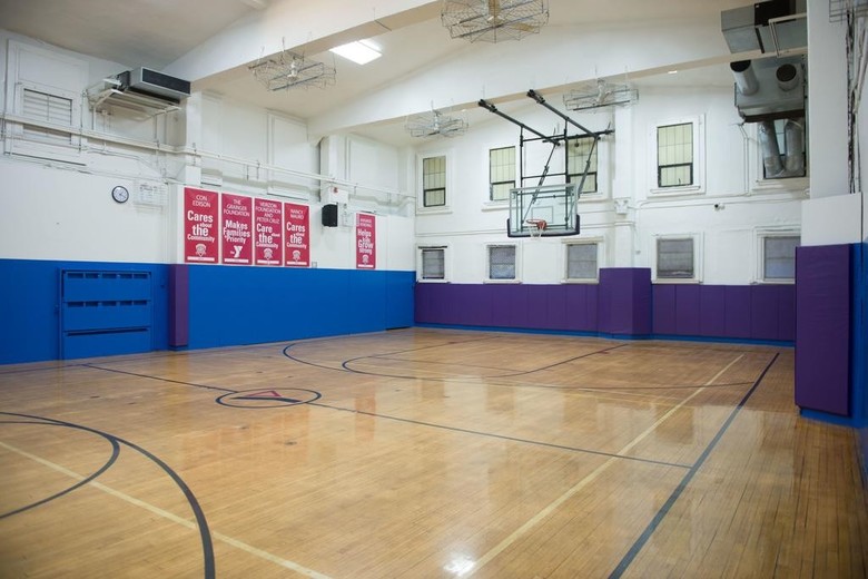 Hotel Greenpoint Ymca