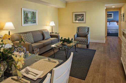 Hotel Waterside Resort By Spinnaker