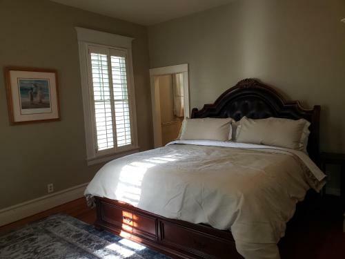 Bed & Breakfast Iron Horse Inn