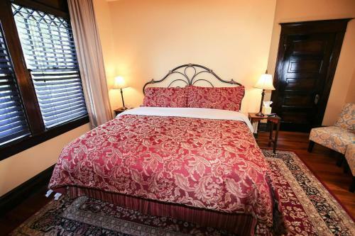 Bed & Breakfast Iron Horse Inn