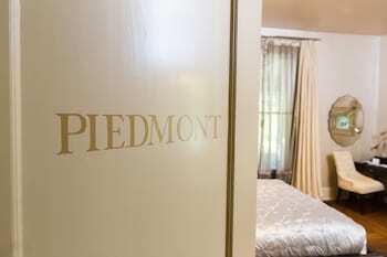 Stonehurst Place Bed & Breakfast