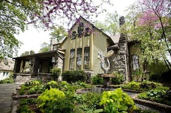 Stonehurst Place Bed & Breakfast