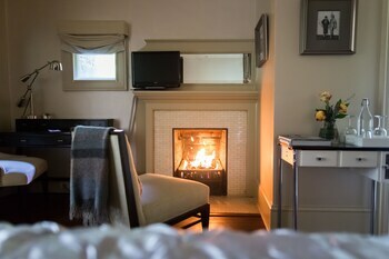 Stonehurst Place Bed & Breakfast