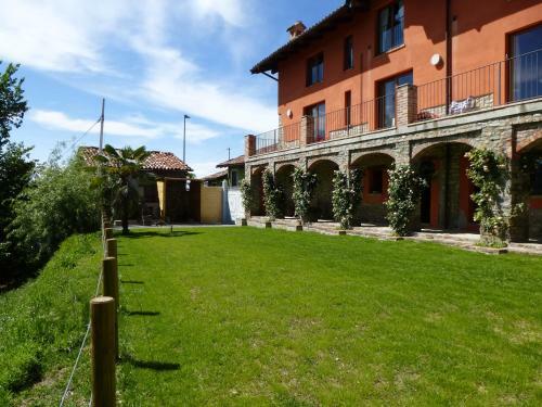Agroturismo La Corte Di Langa