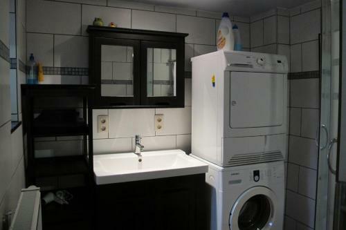 Apartment Tour & Taxis 3
