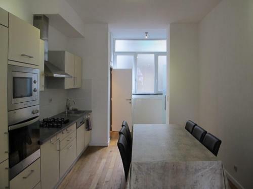 Apartment Tour & Taxis 3