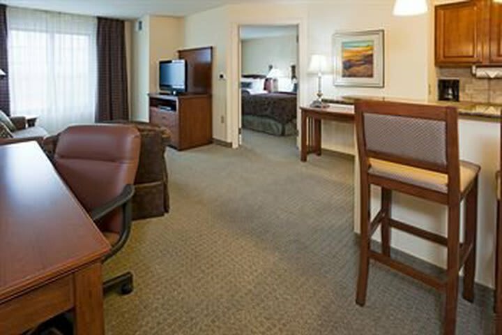 Hotel Staybridge Suites Milwaukee West-oconomowoc