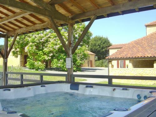 Hostal Domaine Du Champ De L'hoste