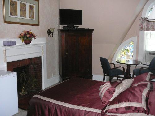 Hostal 463 Beacon Street Guest House