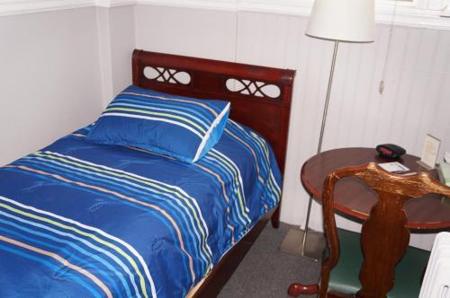 Hostal 463 Beacon Street Guest House
