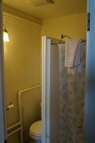 Hostal 463 Beacon Street Guest House